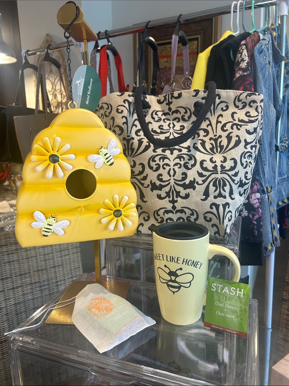 Yellow Bee Hive Metal Birdhouse Set with Ceramic Mug/Chai Tea & Canvas Tote NWT - Picture 6 of 6